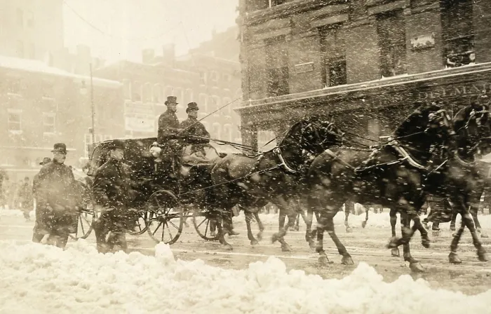 Framed Print : President William Taft (1857-1930) travels over snow covered streets to his March 4, 1909 inauguration in a horse drawn carriage Framed Print : President William Taft (1857-1930) travels over snow covered streets to his March 4, 1909 inauguration in a horse drawn carriage