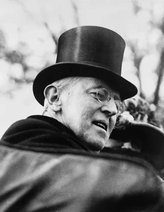 Framed Print : Former President Woodrow Wilson in 1923. He loved cars and continued his daily auto rides after he left the White House (BSLOC_2016_11_15)