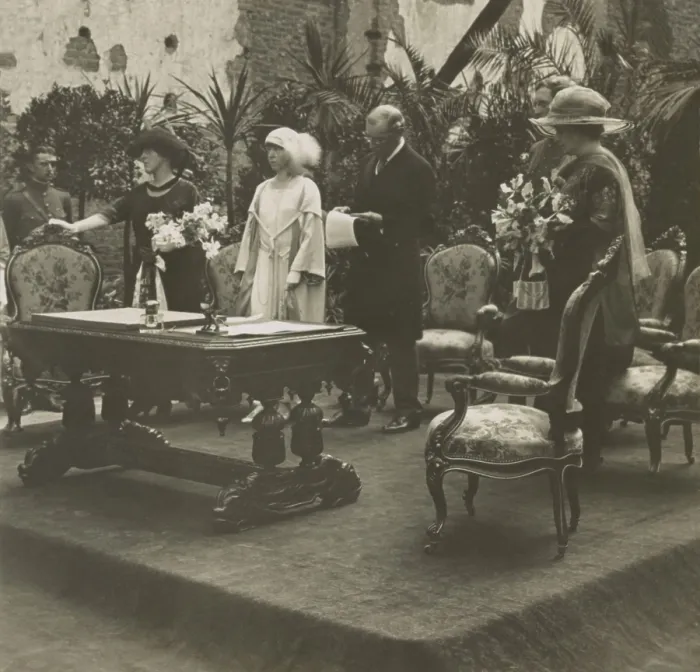 Framed Print : President Woodrow Wilson attend a memorial ceremony at the University of Louvain
