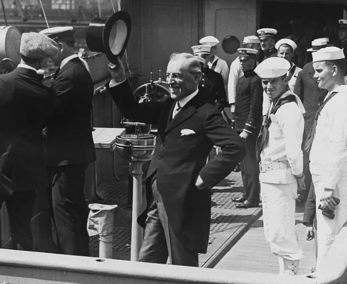 Framed Print : President Woodrow Wilson returns from the Paris Peace conference, arriving in NYC on July 8, 1919 (BSLOC_2016_11_70)