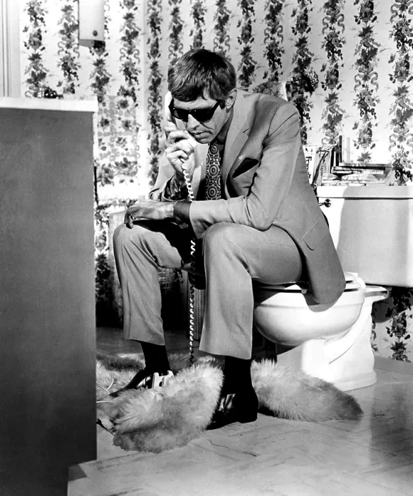 Framed Print : THE PRESIDENT'S ANALYST, James Coburn, 1967