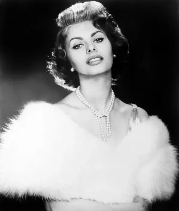 Framed Print : THE PRIDE AND THE PASSION, SOPHIA LOREN, 1957