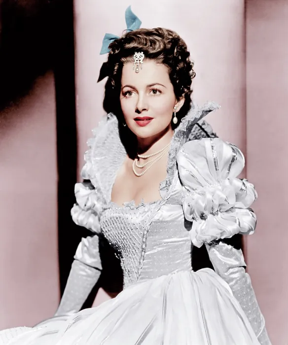 Framed Print : THE PRIVATE LIVES OF ELIZABETH AND ESSEX, Olivia de Havilland, 1939 Framed Print : THE PRIVATE LIVES OF ELIZABETH AND ESSEX, Olivia de Havilland, 1939
