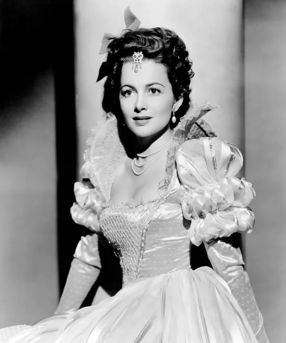 Framed Print : THE PRIVATE LIVES OF ELIZABETH AND ESSEX, Olivia De Havilland, 1939