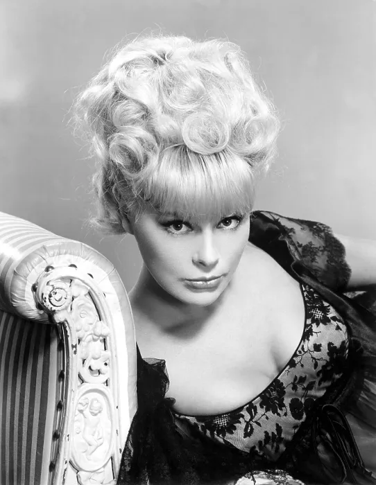 Framed Print : THE PRIZE, Elke Sommer, 1963 Framed Print : THE PRIZE, Elke Sommer, 1963
