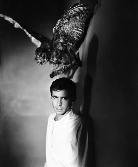 Framed Print : PSYCHO, Anthony Perkins, 1960 Framed Print : PSYCHO, Anthony Perkins, 1960