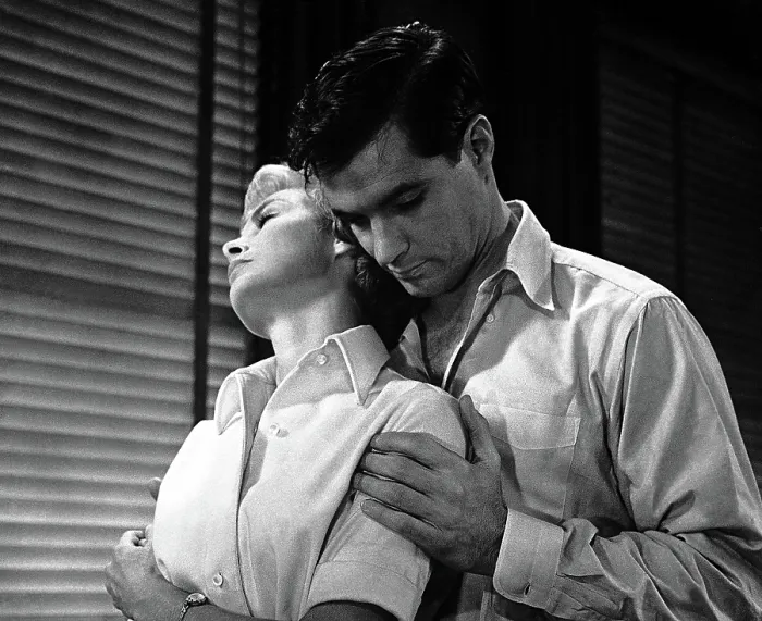 Framed Print : PSYCHO, Janet Leigh, John Gavin, 1960