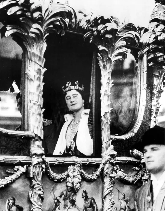 Framed Print : Queen Elizabeth I, a commoner, although of noble Scottish lineage, ride with King George to open the first state parliament of their reign. 11 / 2 / 37