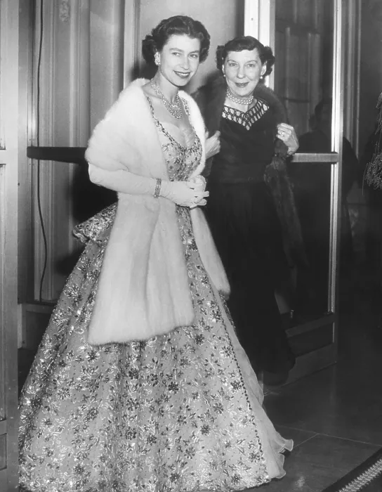 Framed Print : Queen Elizabeth II and Mamie Eisenhower in evening gowns at the British Embassy. Oct. 19, 1957. - (BSLOC_2014_16_216) Framed Print : Queen Elizabeth II and Mamie Eisenhower in evening gowns at the British Embassy. Oct. 19, 1957. - (BSLOC_2014_16_216)