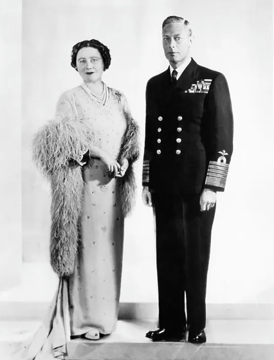 Framed Print : Queen Elizabeth, King George VI, London, c. 1949.. Courtesy: CSU Archives  /  Everett Collection