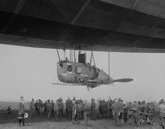 Framed Print : R-34 Pilot House landing at Mineola, Long Island, July 6, 1919