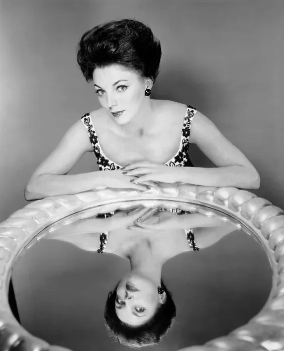 Framed Print : RALLY ROUND THE FLAG, BOYS!, Joan Collins, 1958, 20th Century Fox, TM & Copyright, courtesy Everett Collection