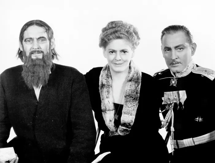 Framed Print : RASPUTIN AND THE EMPRESS, Lionel Barrymore, Ethel Barrymore, John Barrymore, 1932