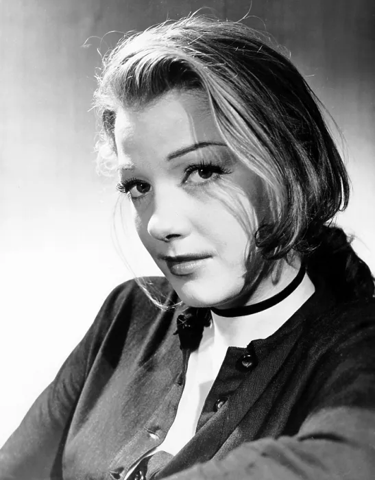 Framed Print : THE RAZOR'S EDGE, Anne Baxter, 1946, TM and Copyright 20th Century Fox Film Corp. All rights reserved / Courtesy: Everett Collection