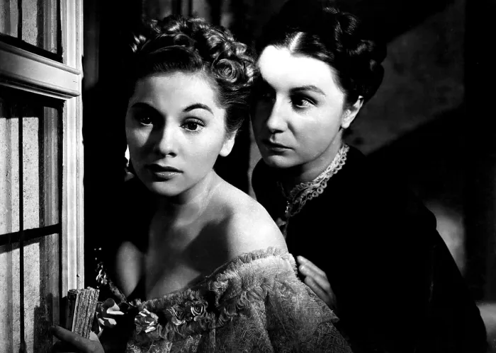Framed Print : REBECCA, Joan Fontaine, Judith Anderson, 1940 Framed Print : REBECCA, Joan Fontaine, Judith Anderson, 1940