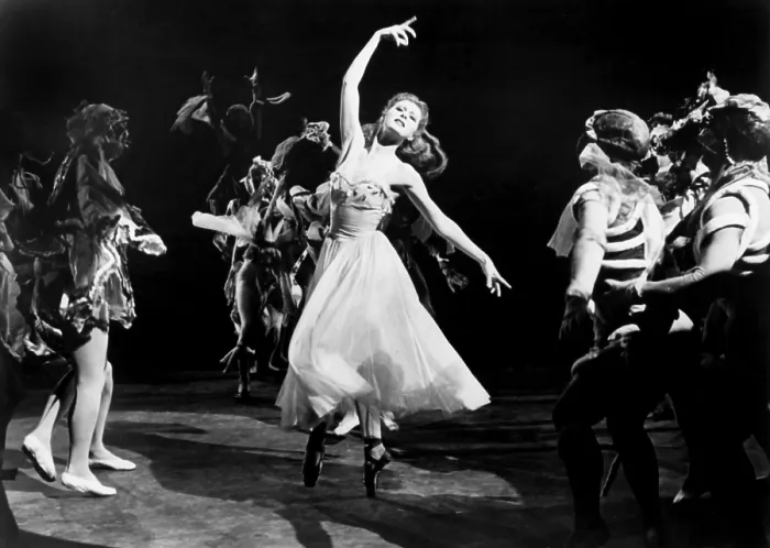 Framed Print : THE RED SHOES, Moira Shearer (center), 1948