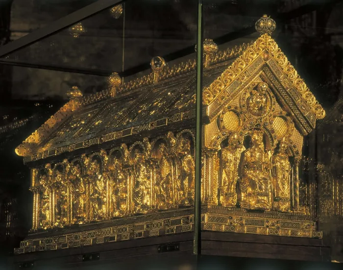 Framed Print : Reliquary of Charlemagne. 1215. GERMANY. Aachen. Cathedral. Made in gold, enamel and preicous stones. Gothic art. Jewelry. AISA / Everett Collection**US SALES ONLY** Framed Print : Reliquary of Charlemagne. 1215. GERMANY. Aachen. Cathedral. Made in gold, enamel and preicous stones. Gothic art. Jewelry. AISA / Everett Collection**US SALES ONLY**