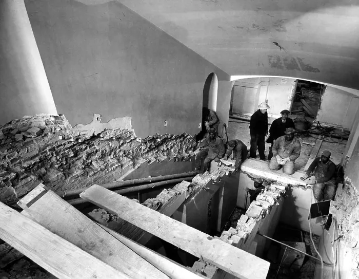 Framed Print : Renovation of the White House during the Truman Administration. Workmen rebuilding the main staircase. Feb. 23, 1950. - (BSLOC_2014_15_119)