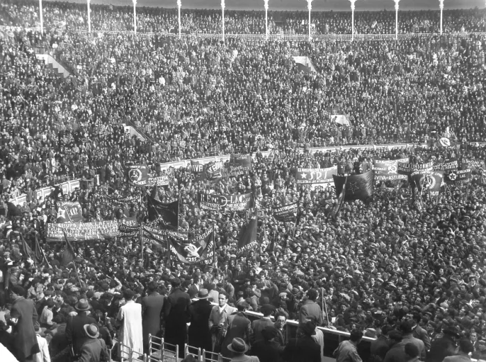 Framed Print : Republican Celebration is the Madrid Bull Ring Framed Print : Republican Celebration is the Madrid Bull Ring