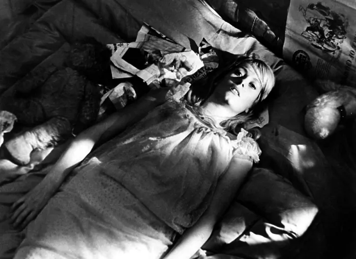 Framed Print : REPULSION, Catherine Deneuve, 1965