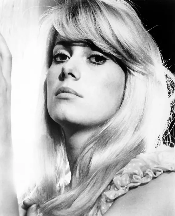 Framed Print : REPULSION, Catherine Deneuve, 1965