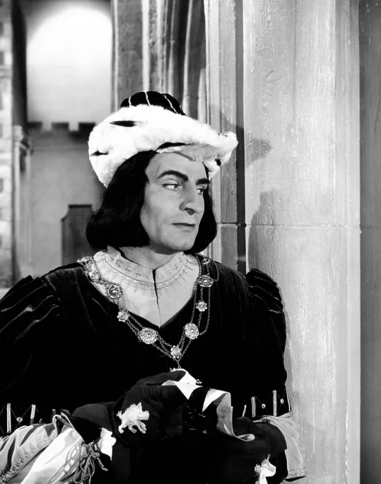 Framed Print : RICHARD III, Laurence Olivier, 1955 Framed Print : RICHARD III, Laurence Olivier, 1955