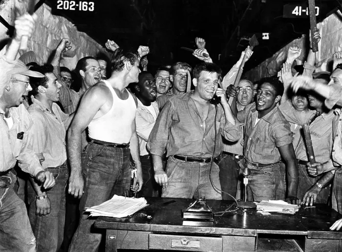 Framed Print : RIOT IN CELL BLOCK 11, Leo Gordon, Neville Brand, 1954 Framed Print : RIOT IN CELL BLOCK 11, Leo Gordon, Neville Brand, 1954