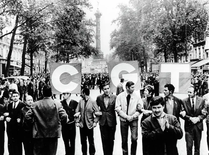 Framed Print : RIOT-Demonstrators leaving the Place de Bastille & marching to downtown Paris. 5 / 24 / 68. Courtesy: CSU Archives  /  Everett Collection