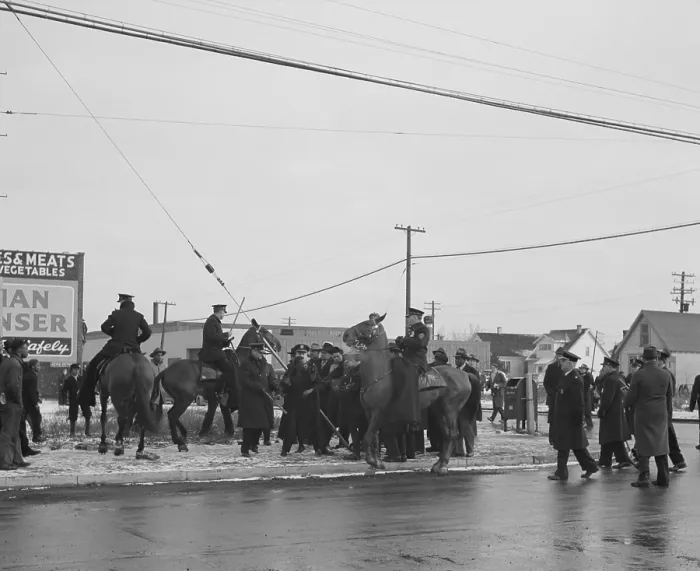 Framed Print : Riot at the Sojourner Truth homes, a new U.S. federal housing project, Detroit, Feb. 1942