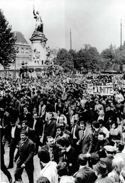 Framed Print : RIOT-Workers & others march past the Statue of the Republic in a demonstration called by France's powerfull General Federation of Lagor to put additional pressure
