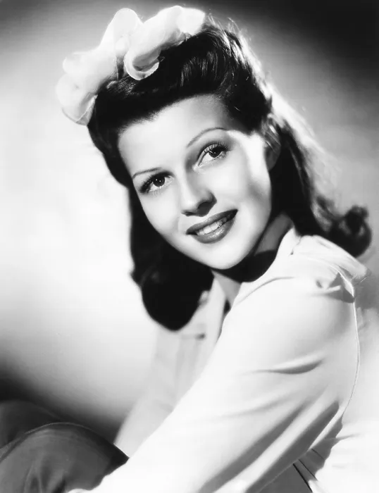 Framed Print : Rita Hayworth, Columbia portrait, 1940-1941 Framed Print : Rita Hayworth, Columbia portrait, 1940-1941