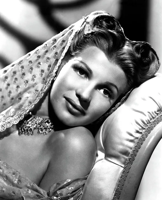 Framed Print : Rita Hayworth, portrait Framed Print : Rita Hayworth, portrait