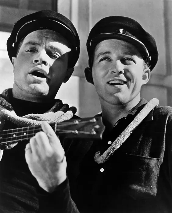 Framed Print : ROAD TO SINGAPORE, Bob Hope, Bing Crosby, 1940.. Courtesy: CSU Archives  /  Everett Collection