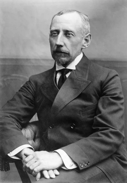 Framed Print : Roald Amundsen, the first person to reach the South Pole. The Norwegian explorer made it there in 1911. Photo taken in 1912. Courtesy: CSU Archives / Everett Collection Framed Print : Roald Amundsen, the first person to reach the South Pole. The Norwegian explorer made it there in 1911. Photo taken in 1912. Courtesy: CSU Archives / Everett Collection