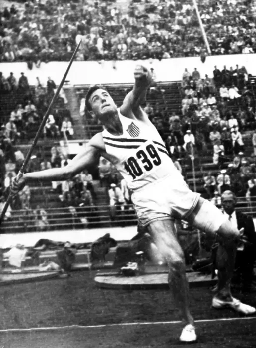 Framed Print : Robert Bruce Mathias, Decathalon Champion, 1948. Courtesy: CSU Archives  /  Everett Collection