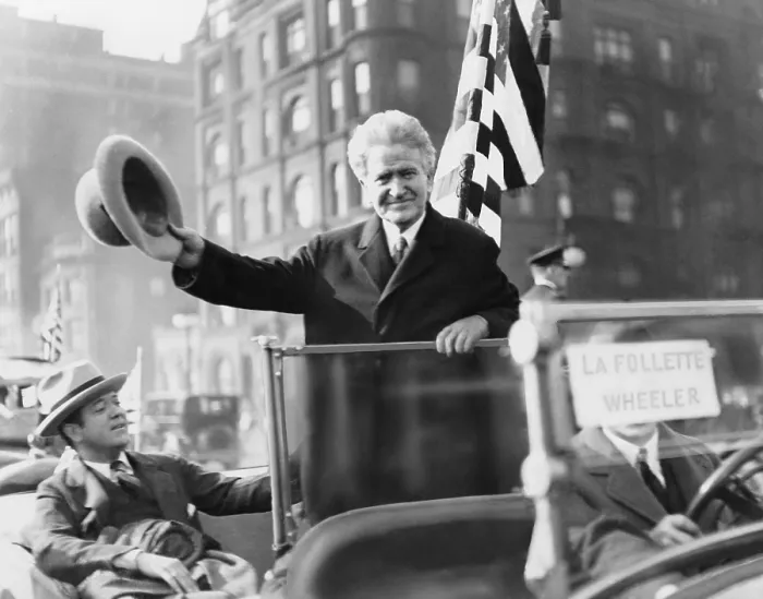Framed Print : Robert Marion La Follette waving his hat from an automobile, while campaigning as the presidential candidate for the Progressive Party in Chicago in 1924