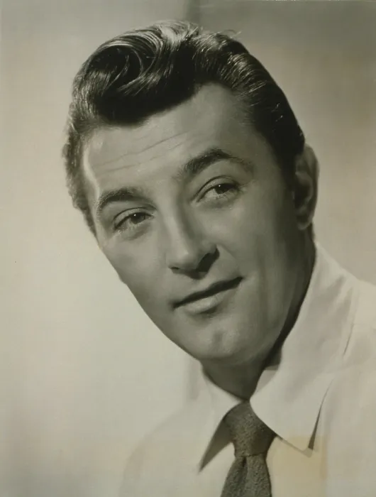 Framed Print : Robert Mitchum (1917-1997), popular American actor in publicity portrait of 1952 Framed Print : Robert Mitchum (1917-1997), popular American actor in publicity portrait of 1952