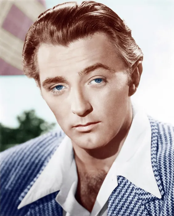 Framed Print : Robert Mitchum. ca. late 1940s Framed Print : Robert Mitchum. ca. late 1940s