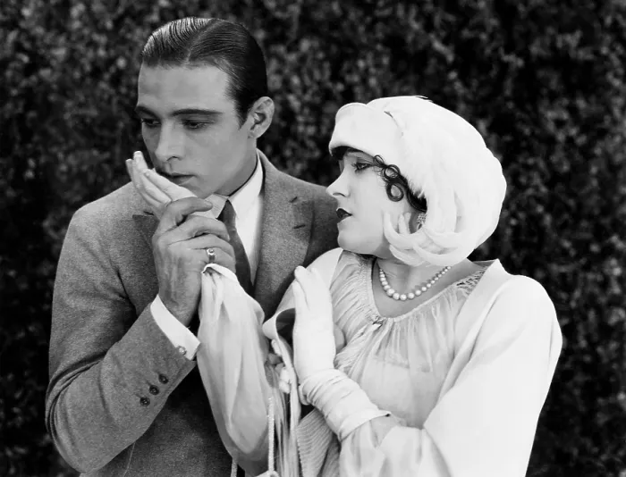 Framed Print : BEYOND THE ROCKS, from left, Rudolph Valentino, Gloria Swanson, 1922