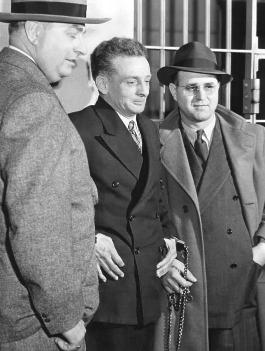 Framed Print : Roger Touly sought a writ of habeas corpus on Jan. 5, 1943. He claimed he was framed for the 1933 kidnapping of John Factor. Chicago Federal Court. The writ was denied
