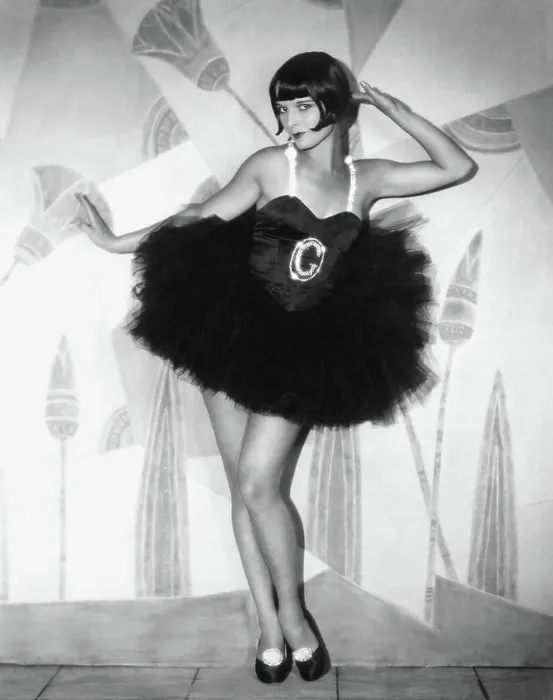 Framed Print : ROLLED STOCKINGS, Louise Brooks, portrait by Eugene Robert Richee, 1927 Framed Print : ROLLED STOCKINGS, Louise Brooks, portrait by Eugene Robert Richee, 1927