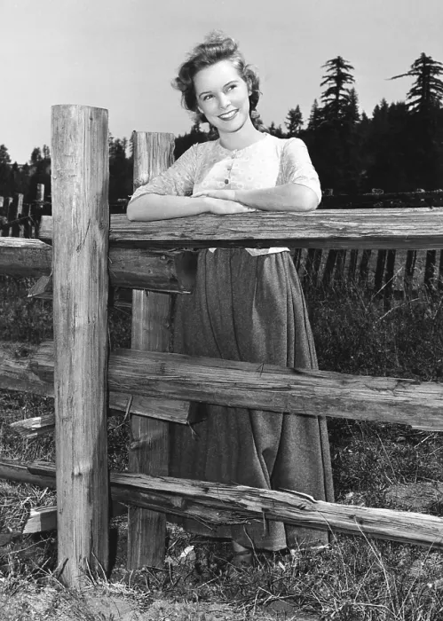 Framed Print : THE ROMANCE OF ROSY RIDGE, Janet Leigh, 1947 Framed Print : THE ROMANCE OF ROSY RIDGE, Janet Leigh, 1947