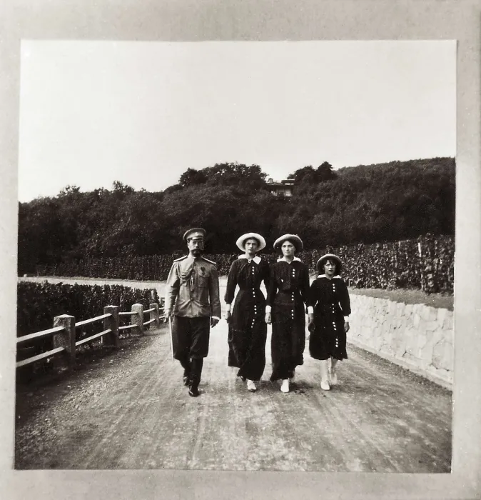 Framed Print : ROMANOV, Tatiana Nicolaevna (1897-1918); ROMANOV, Maria Nicolaevna (1899-1918); ROMANOV, Olga Nicolaevich (1895-1918); Nicholas II Framed Print : ROMANOV, Tatiana Nicolaevna (1897-1918); ROMANOV, Maria Nicolaevna (1899-1918); ROMANOV, Olga Nicolaevich (1895-1918); Nicholas II