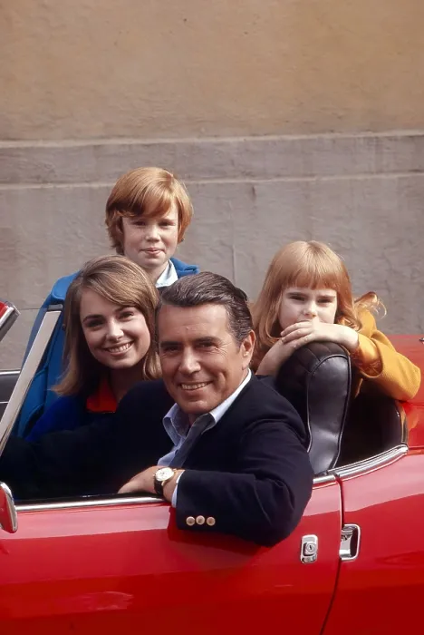 Framed Print : TO ROME WITH LOVE, clockwise from top: Melanie Fullerton, John Forsythe, Joyce Menges, Susan Neher, (1970), 1969-1971