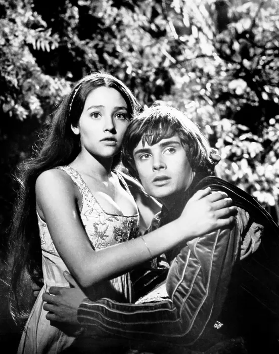 Framed Print : ROMEO AND JULIET, from left, Olivia Hussey, Leonard Whiting, 1968 Framed Print : ROMEO AND JULIET, from left, Olivia Hussey, Leonard Whiting, 1968