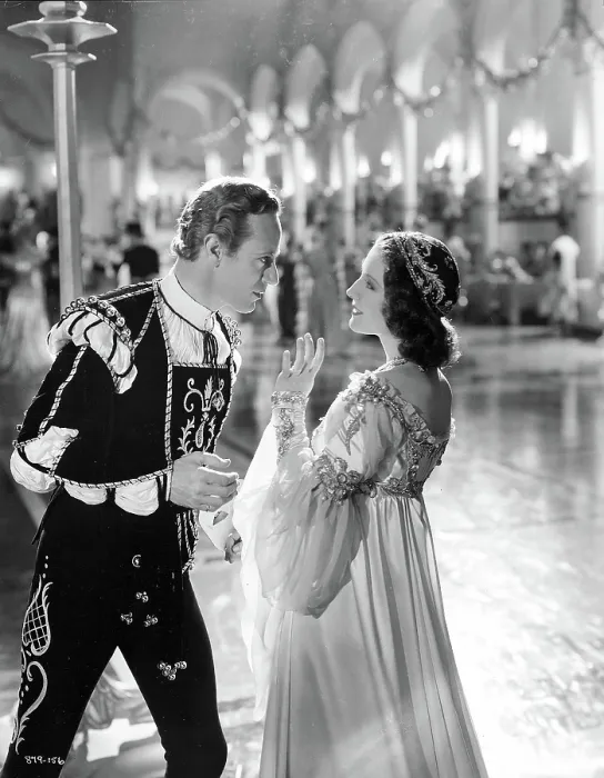 Framed Print : ROMEO AND JULIET, Leslie Howard, Norma Shearer, 1936 Framed Print : ROMEO AND JULIET, Leslie Howard, Norma Shearer, 1936