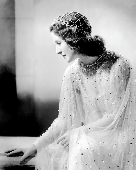 Framed Print : ROMEO AND JULIET, Norma Shearer, 1936 Framed Print : ROMEO AND JULIET, Norma Shearer, 1936
