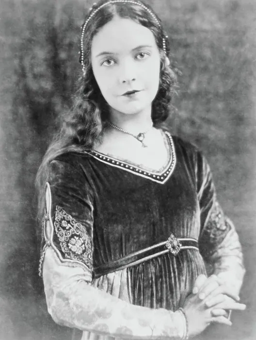 Framed Print : ROMOLA, Lillian Gish, 1924