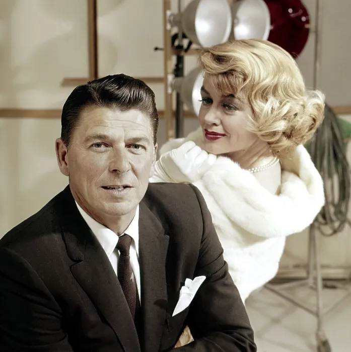 Framed Print : Ronald Reagan (left), with Dorothy Malone, on set of the GENERAL ELECTRIC THEATER, 1961