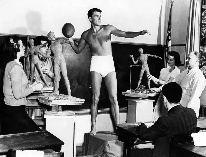 Framed Print : Ronald Reagan posing for a sculpture class, 1940. Courtesy: CSU Archives / Everett Collection Framed Print : Ronald Reagan posing for a sculpture class, 1940. Courtesy: CSU Archives / Everett Collection